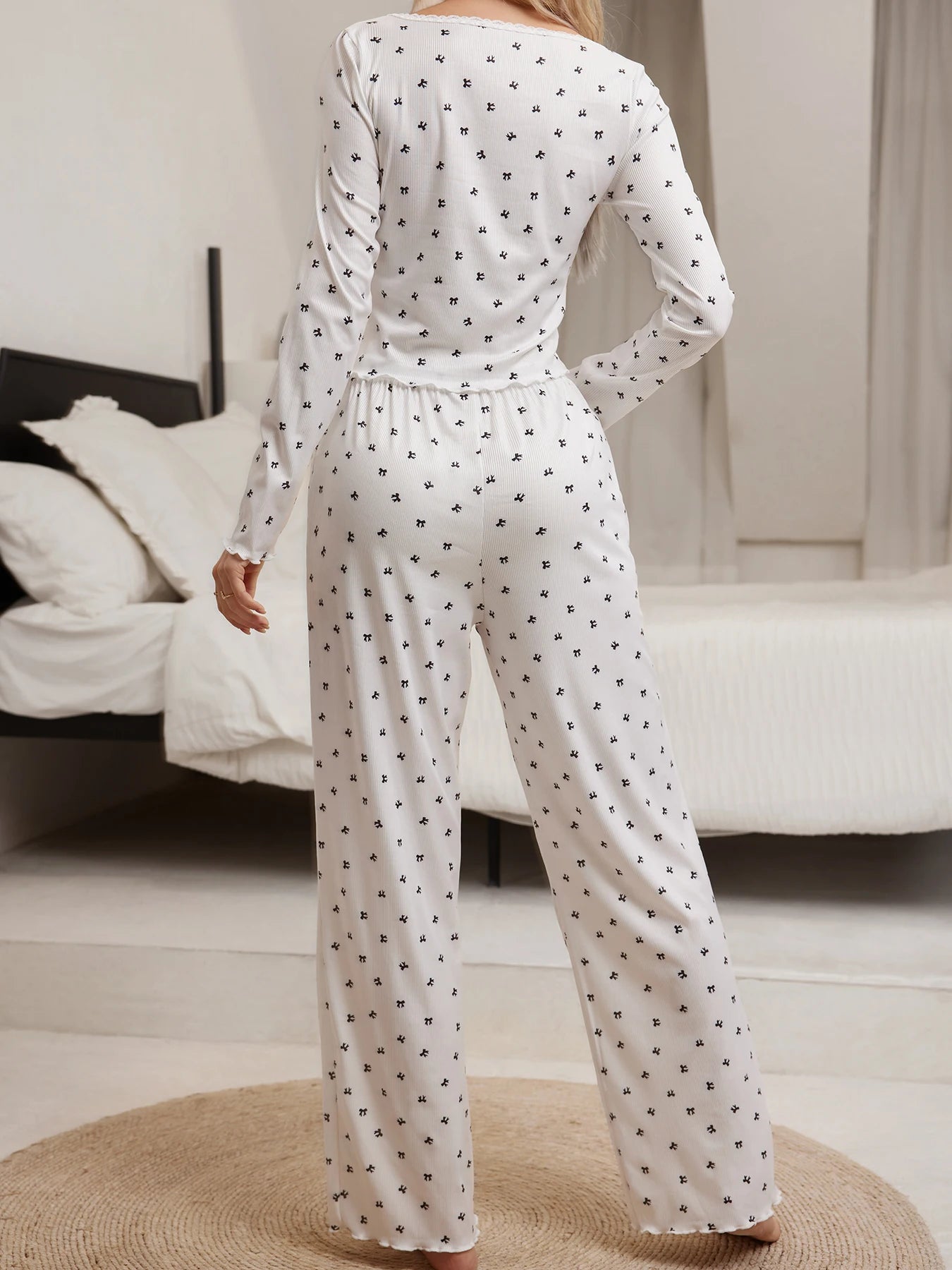 Cute Bowknot Print Pajamas